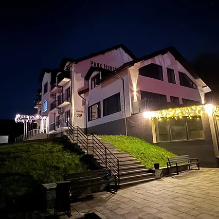 Park House Aparts 公寓 *