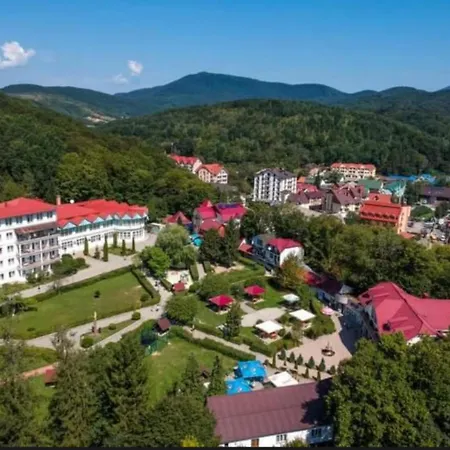아파트 Park House Aparts 폴리아나
